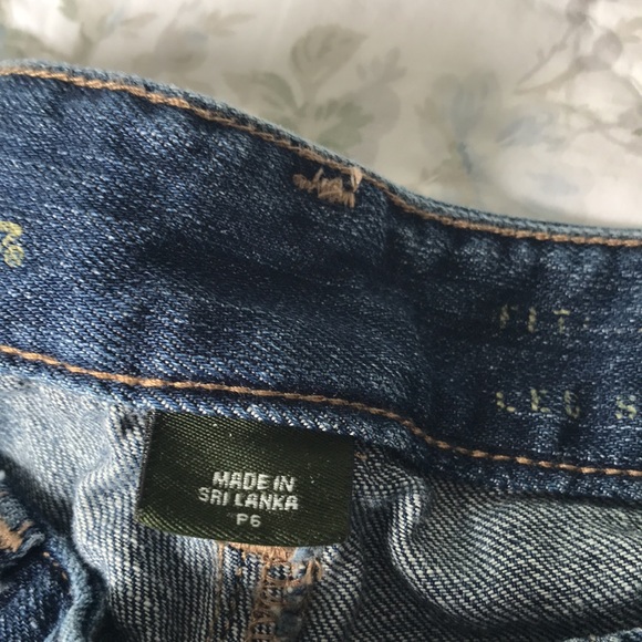 Eddie Bauer distressed boyfriend Capri jeans like new never worn size petite 6 - Picture 2 of 5